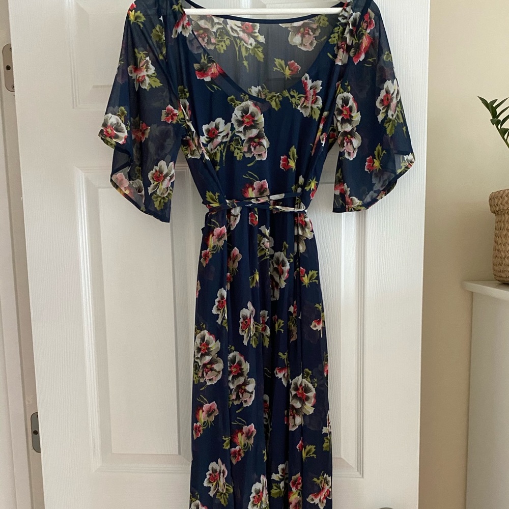 I’m selling maxi dress from Abercrombie & Fitch.